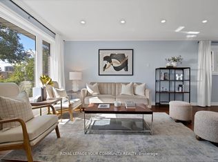 651 Burnhamthorpe Rd, Toronto, ON M9C2Z1