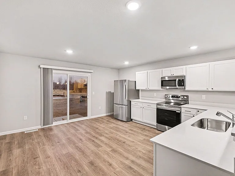 7360 Sessile Cir — Photo 3