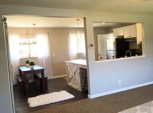 1392 Roseland Dr, Macedonia, OH 44056
