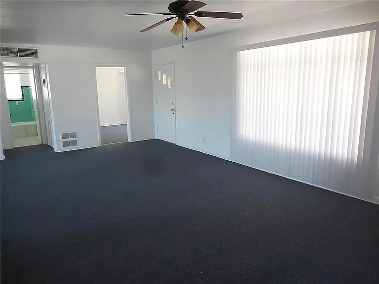 814 W Yandell Dr — Photo 8