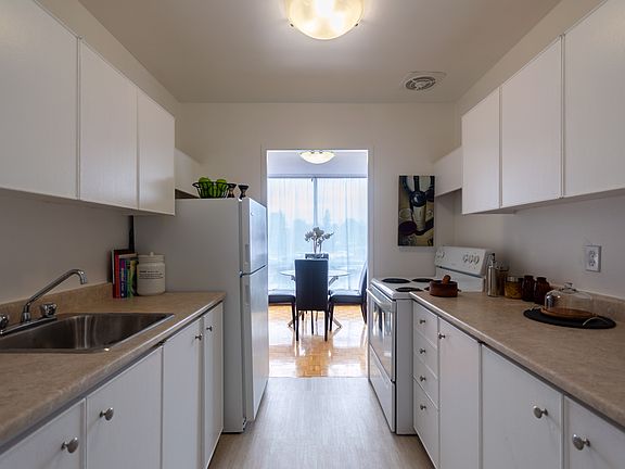 4th image of 2660 Norberry Cres #1456428
