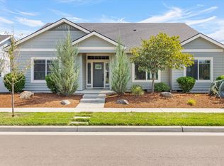 413 Sand Pointe Dr, Central Point, OR 97502