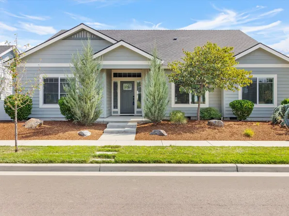 413 Sand Pointe Dr, Central Point, OR 97502