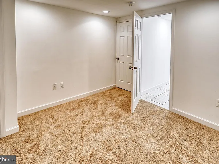 2021 Portugal St — Photo 13