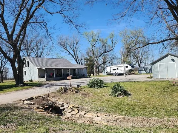 488 W 640th Ave, Girard, KS 66743