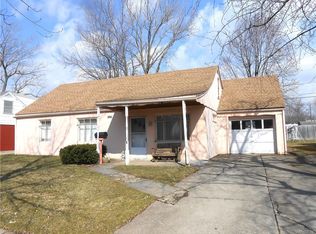 100 Rosedale Dr, Cheektowaga, NY 14225
