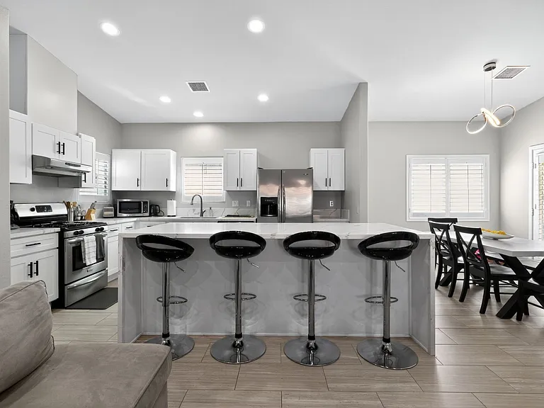 2120 W Nicola Rd — Photo 8