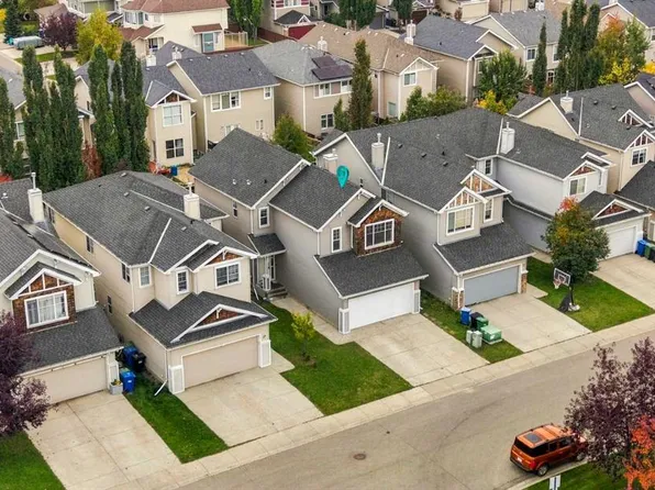 16 W Cougartown Pl SW, Calgary, AB T3H 0A2