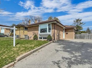 5 Mid Pines Rd, Toronto, ON M1G 2L5