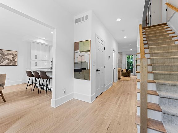 5th image of 709 N 5th Ave