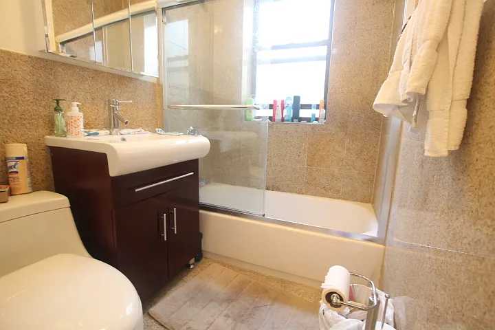 225 E 28th St #3R — Photo 8