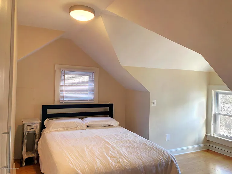 1213 4th Ave — Photo 13