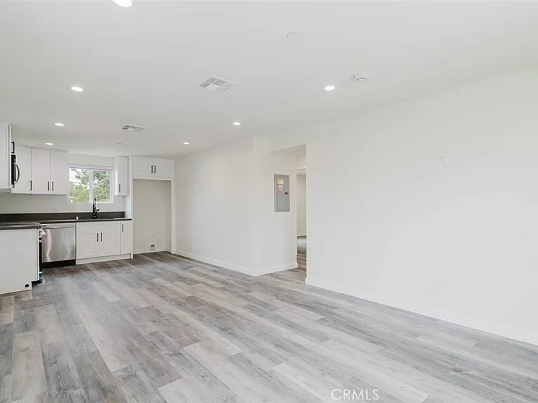 7732 Etiwanda Ave #1/2 — Photo 3