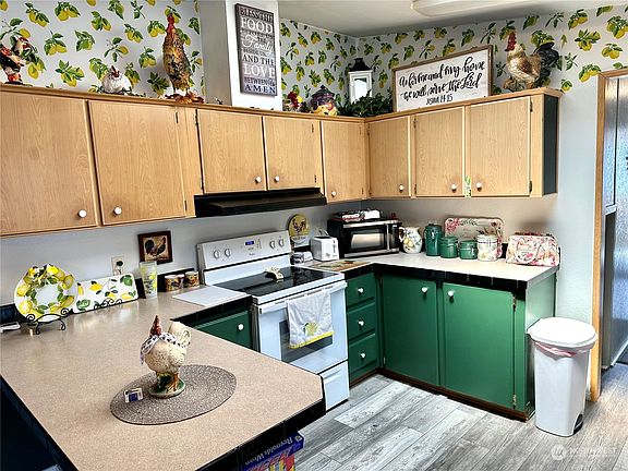 4th image of 8407 38th Avenue E #25