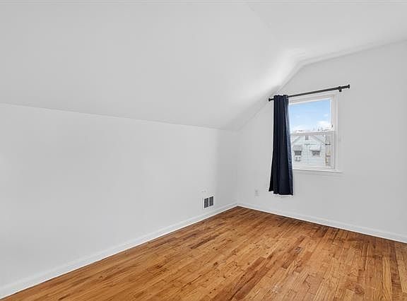 4th image of 16 Crossgate Rd #2