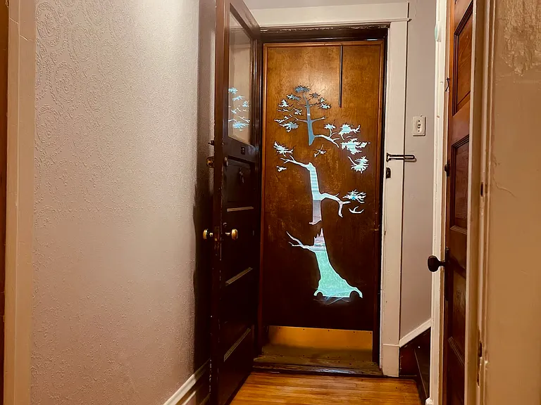 Northern, individual entry to 1st floor, 2 bedroom unit