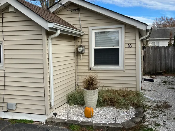 80 Gifford St, Swansea, MA 02777