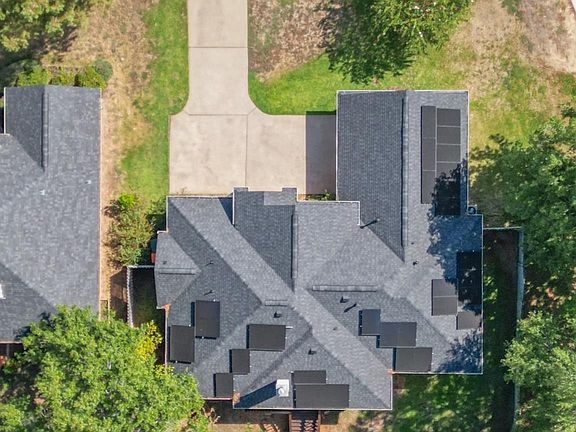 2nd image of 3979 Chapel Woods Blvd