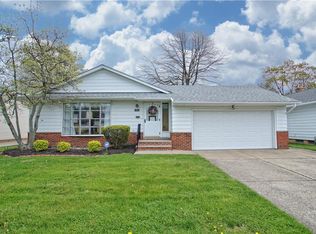 1323 Bonnie Ln, Mayfield Heights, OH 44124
