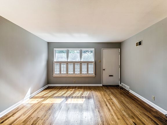 5th image of 527 Eastwood Dr