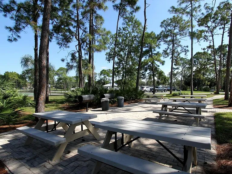 Seashore Cir — Photo 35