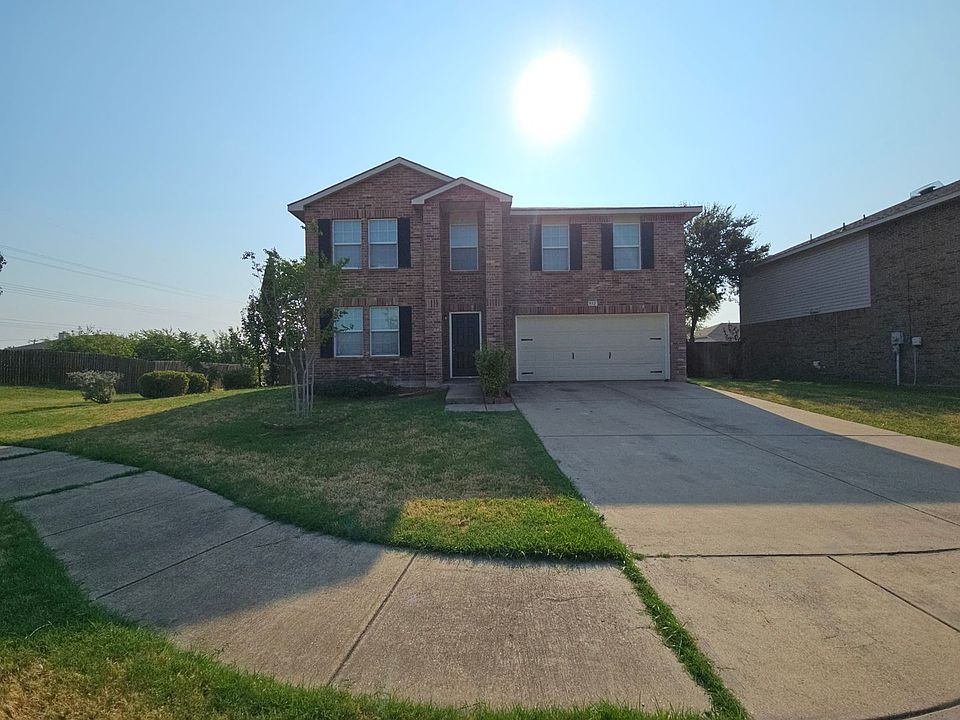 1st image of 932 Mosaic Dr