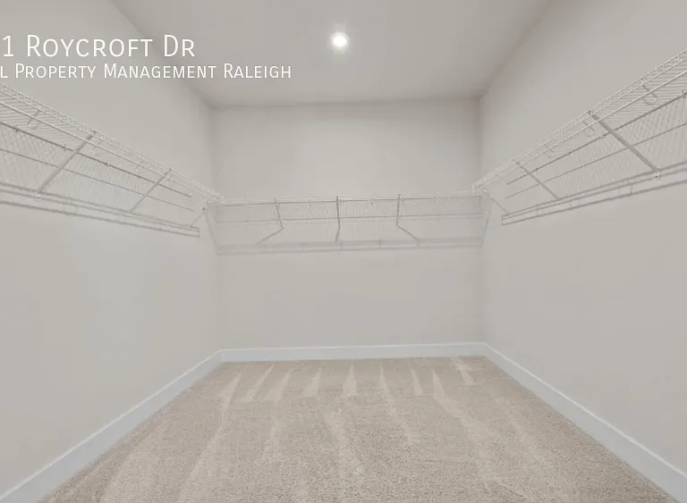 521 Roycroft Dr — Photo 11