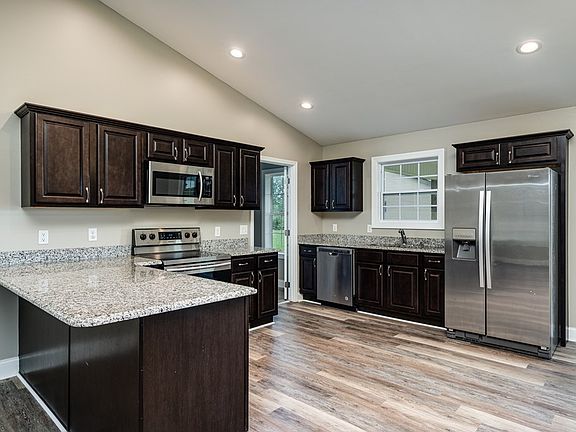 5th image of 3705 Poundstone Dr