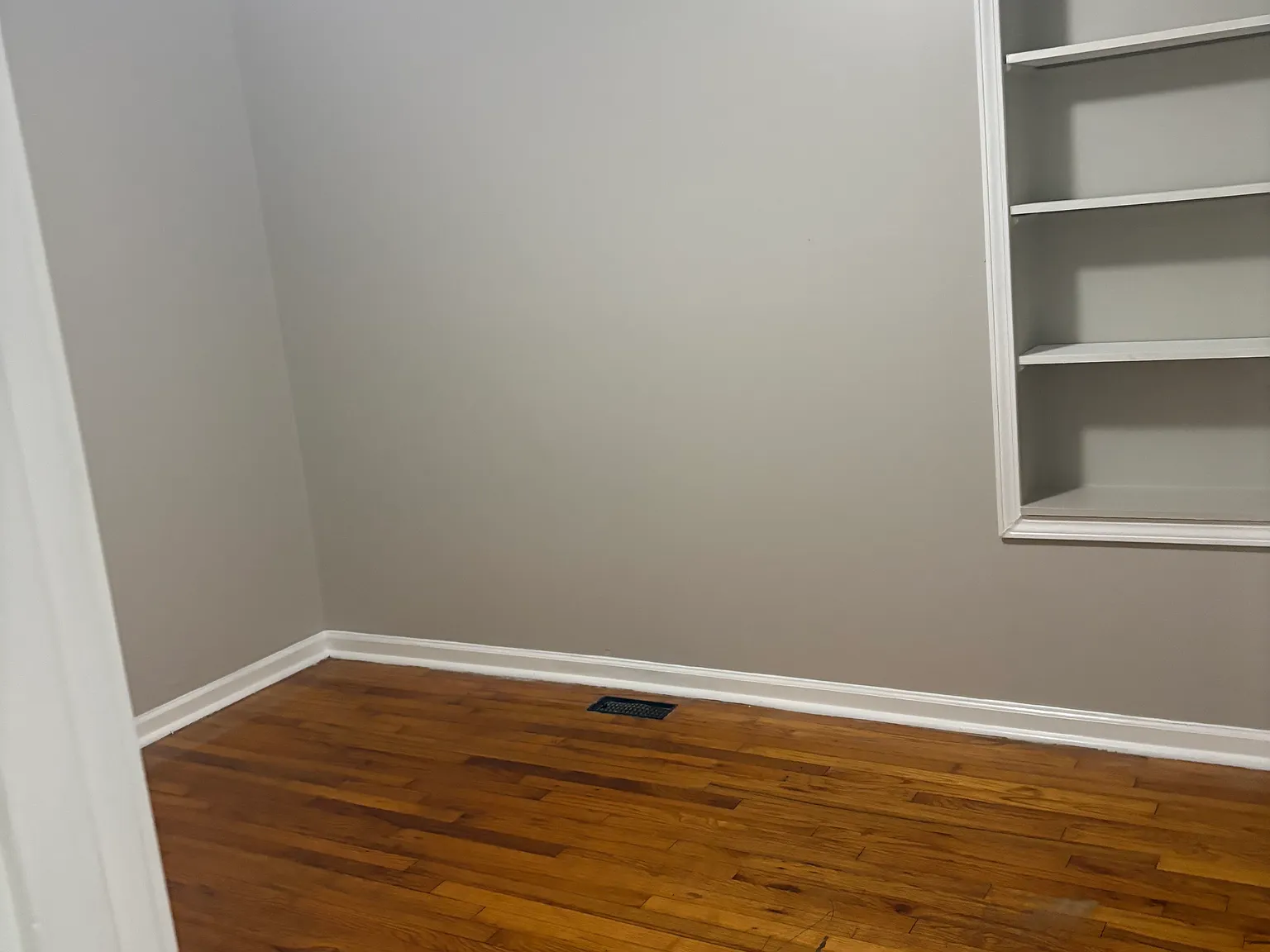 3 bed, 1079 sqft, $1,600 — Photo 3