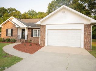 134 Live Oak Dr, Lucedale, MS 39452