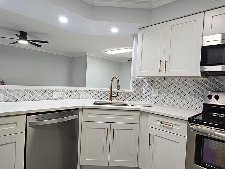 400 Scotia Dr #203 — Photo 65