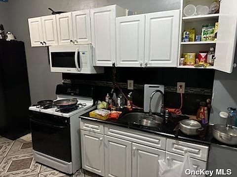2nd image of 2655 Bainbridge Ave