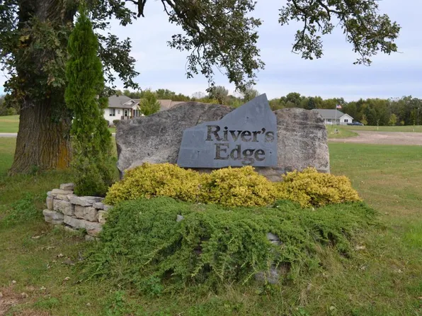 141 Miller Ct, Le Roy, MN 55951