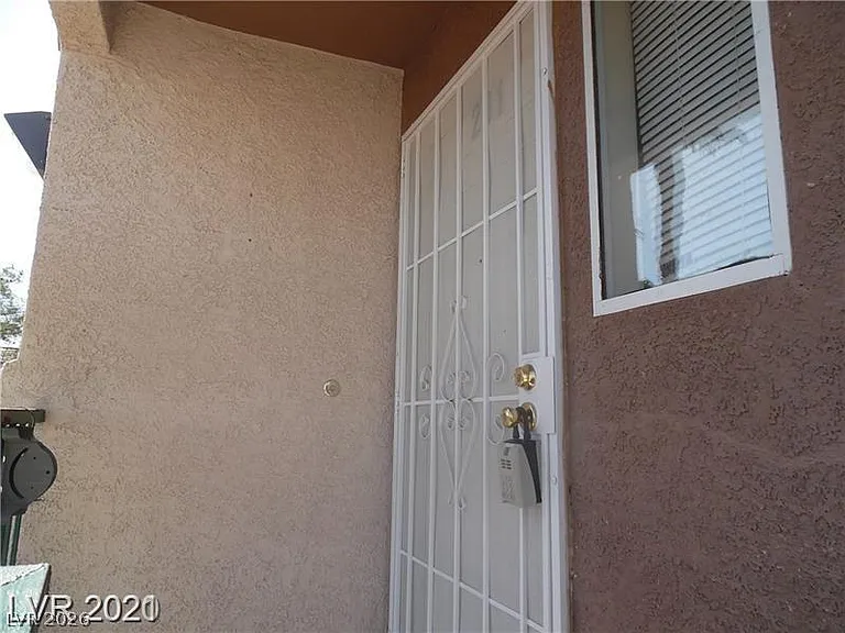 1517 Frank Aved St #202 — Photo 7