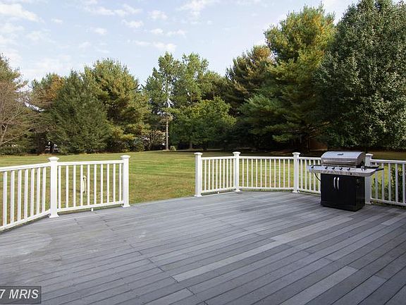 4th image of 3678 Southglenn Dr