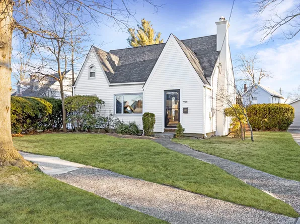 916 Barth Drive, Baldwin, NY 11510