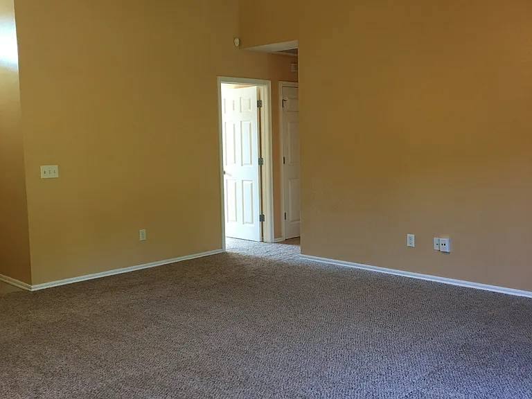 1420 Teakwood Dr — Photo 6