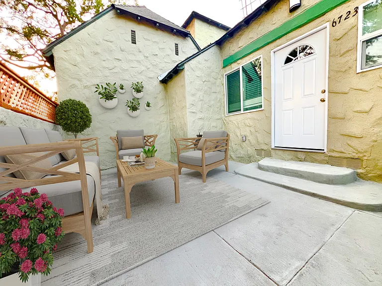 6723 Beverly Blvd — Photo 1