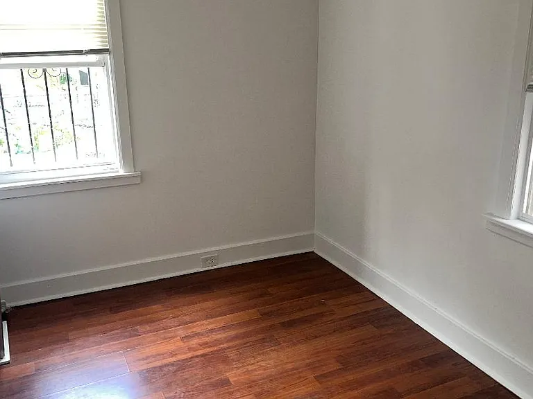 612 Onderdonk Ave #1-R — Photo 4