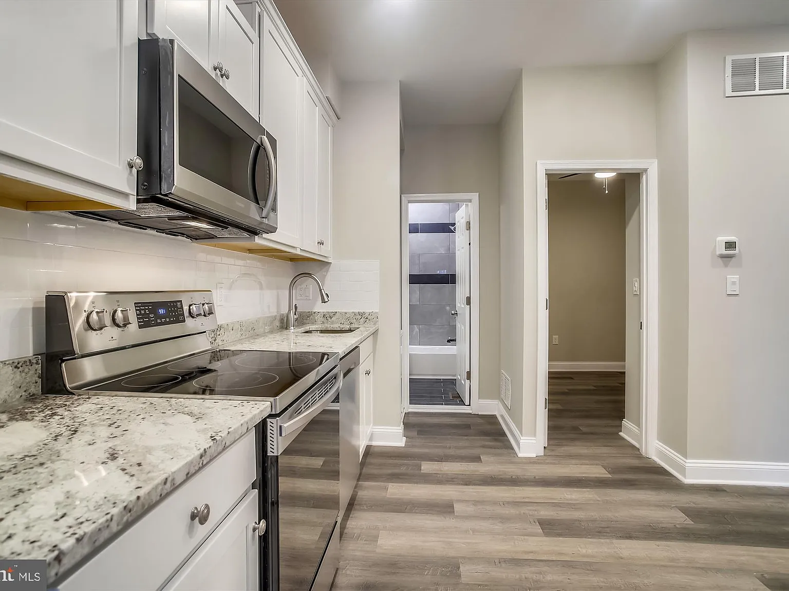 1 bed, 1.0 bath, 515 sqft, $1,300 — Photo 4