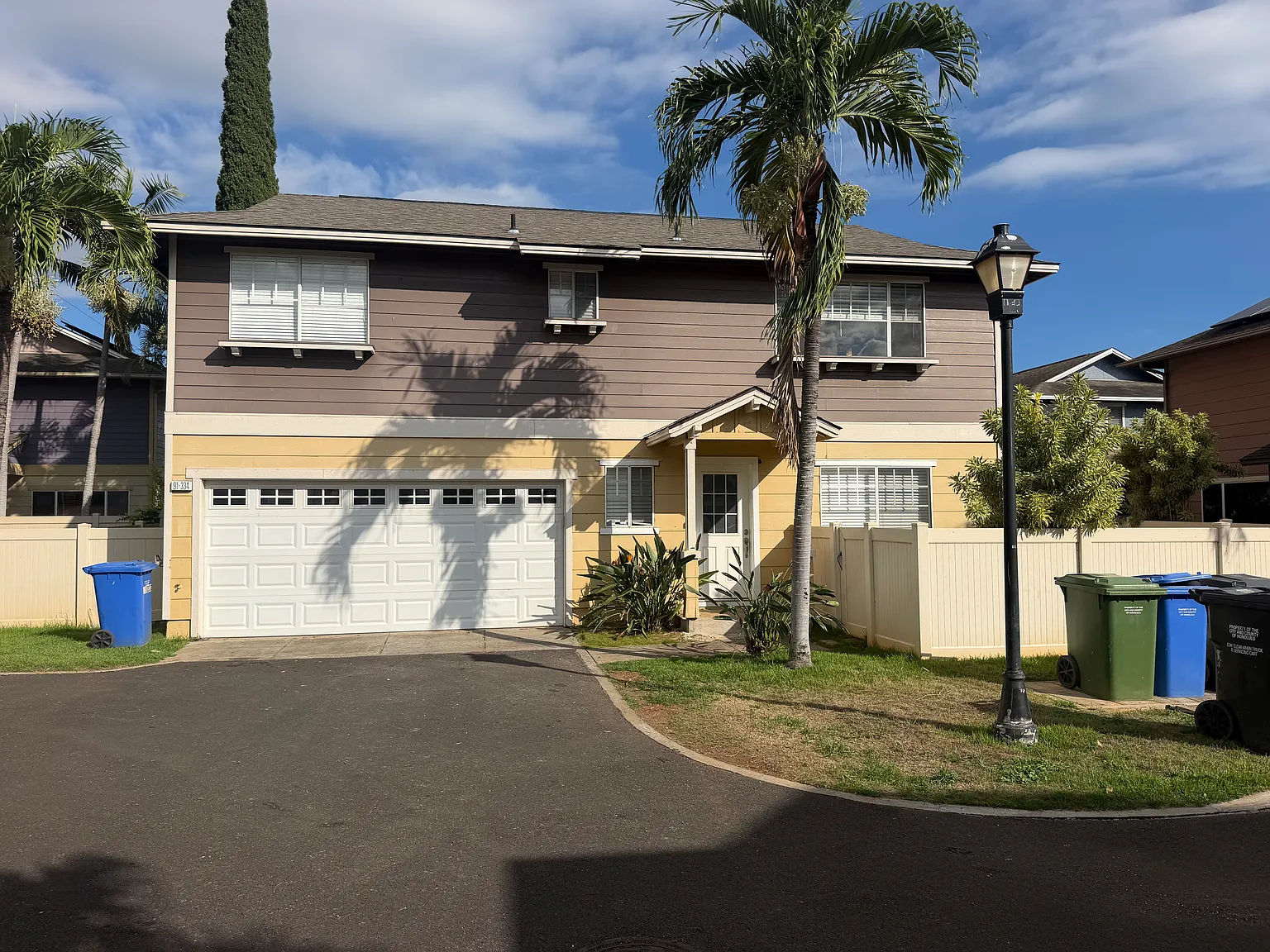 3 bed, 2.5 bath, 1364 sqft, $3,900 — Photo 1
