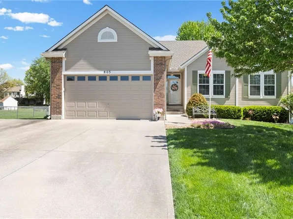 803 Cindy Ln, Raymore, MO 64083