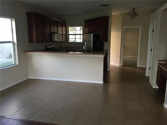 3rd image of 7426 Surrey Wood Ln
