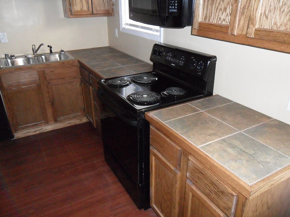 1st image of 124 Montmullin St