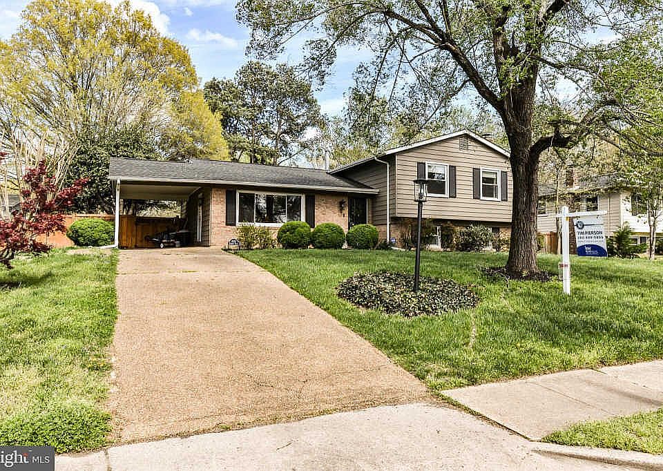 1st image of 2412 Parkers Ln