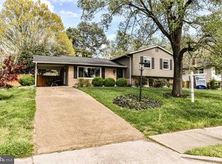 2412 Parkers Ln, Alexandria, VA 22306
