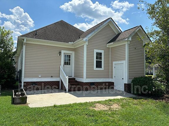 2nd image of 200 Stillwater Creek Dr