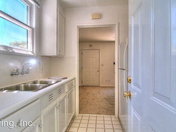 5th image of 143 Alma St APT 02