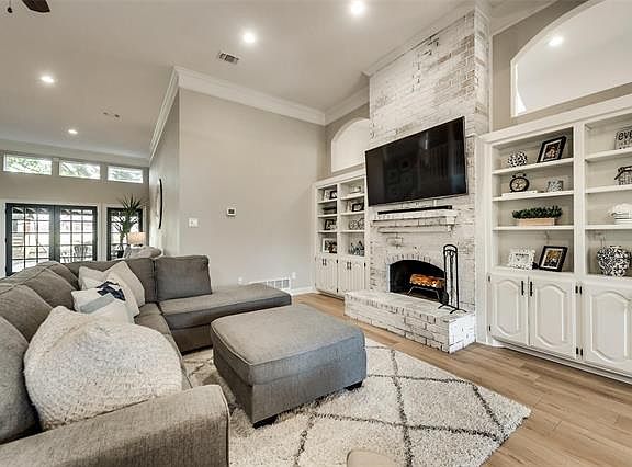 5th image of 103 Sceptre Dr