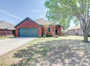 918 Alpine St, Forney, TX 75126